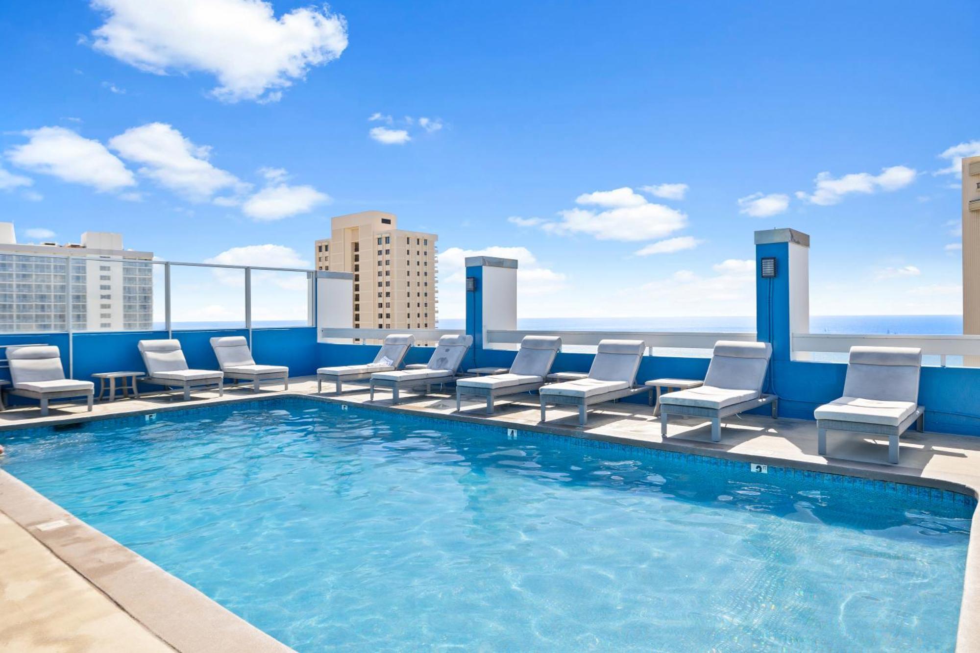 Apartment Cozy Ocean View Escape Just Steps To Waikiki Beach! Honolulu