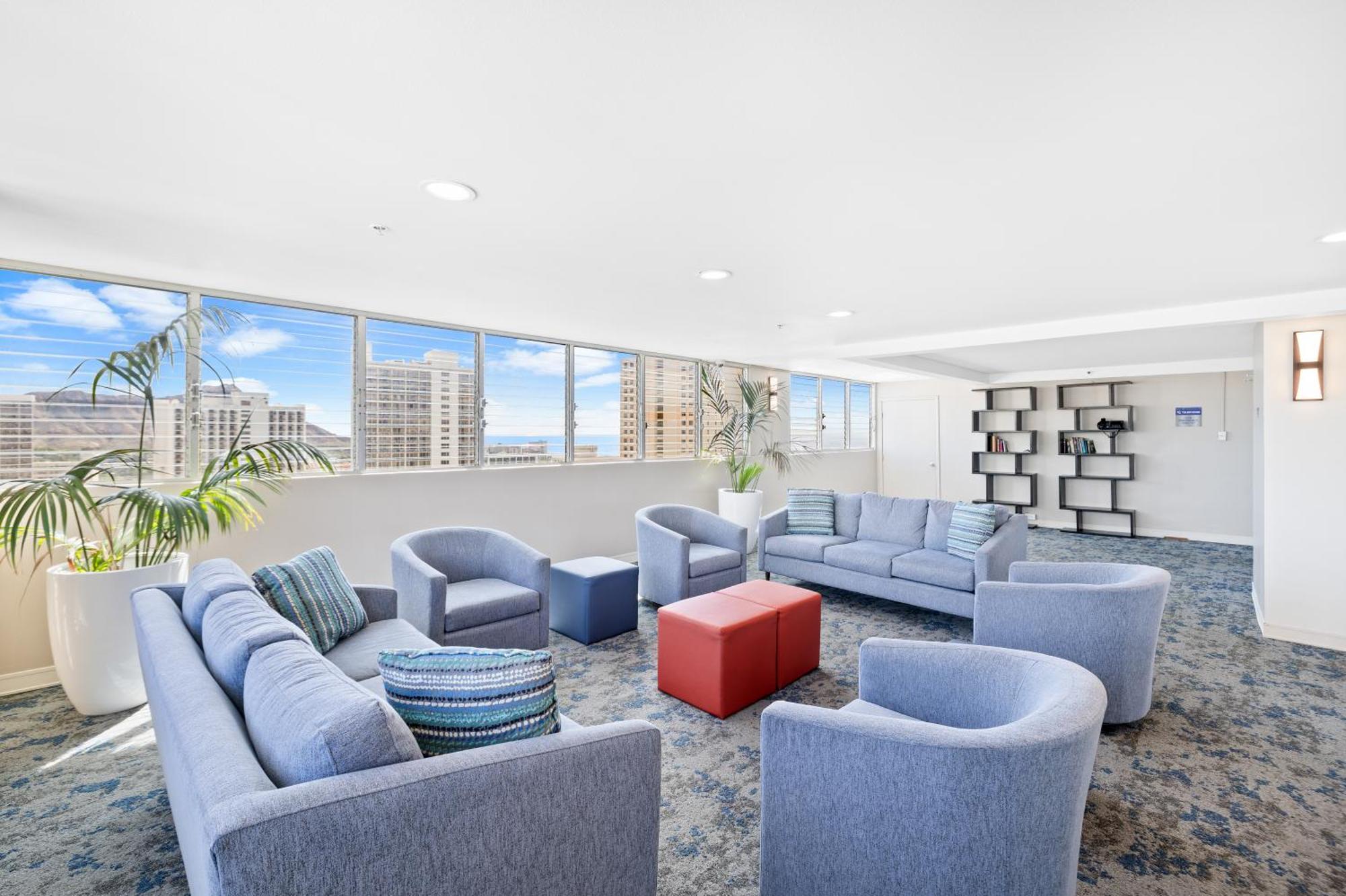 Cozy Ocean View Escape Just Steps To Waikiki Beach!