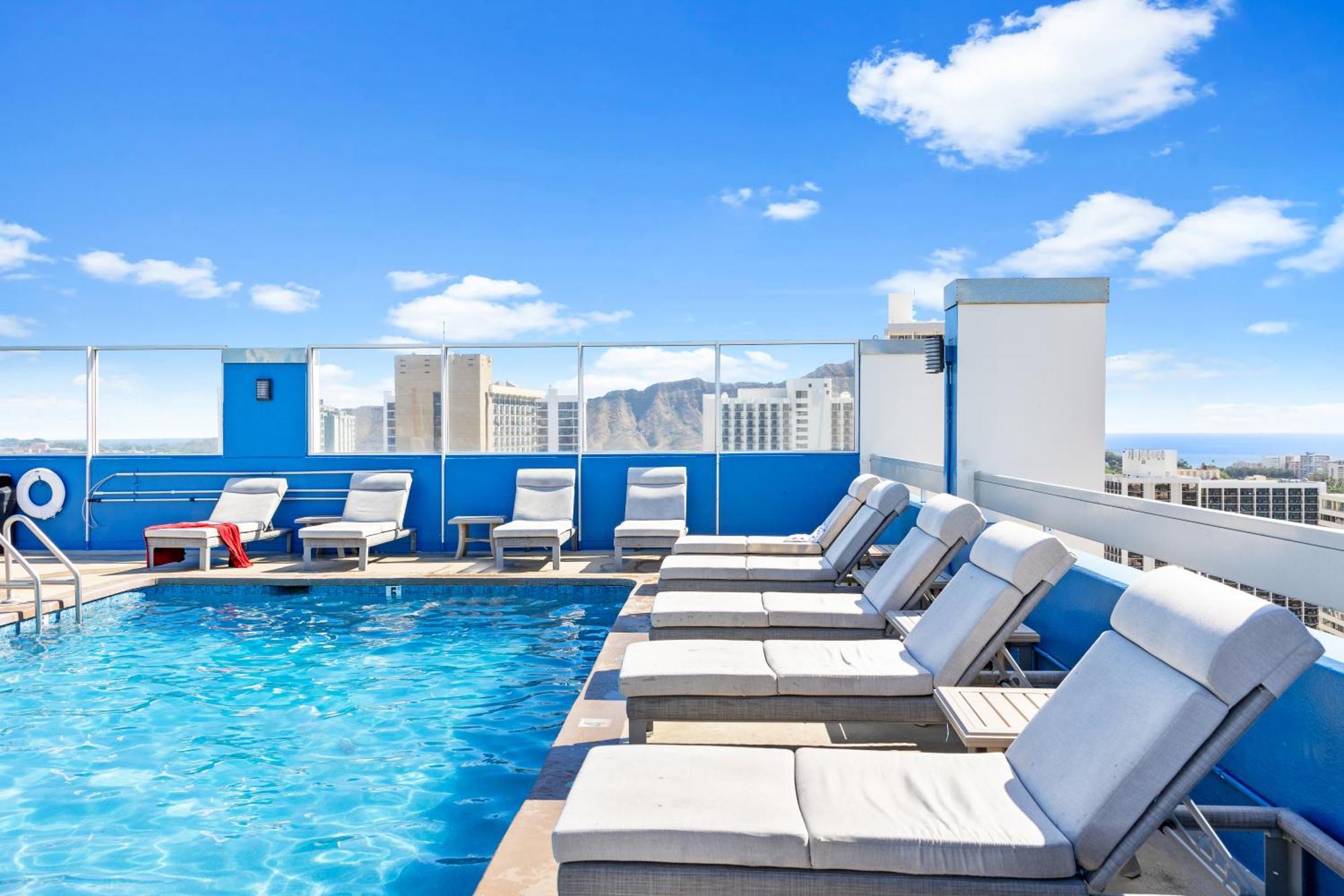 Cozy Ocean View Escape Just Steps To Waikiki Beach! Apartment Honolulu